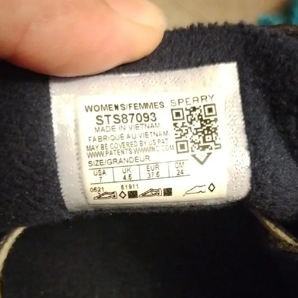 Sperry Blue and Tan Boots Waterproof Duck Design - Picture 9 of 9